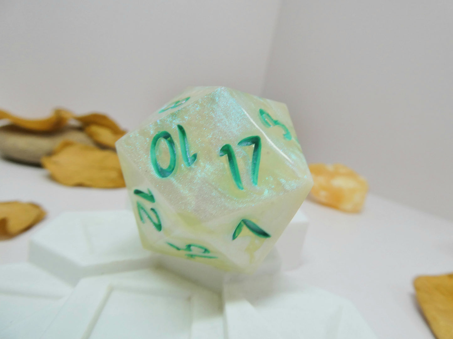 Silken Strands Oversized d20
