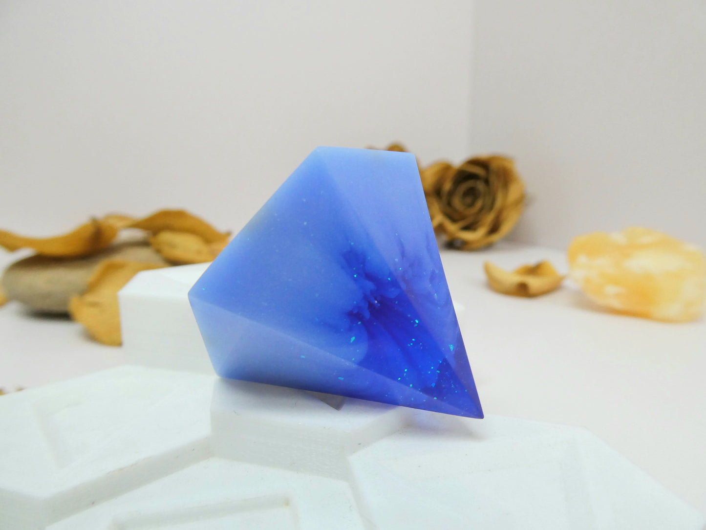 Hazy Blue Large Gem d6