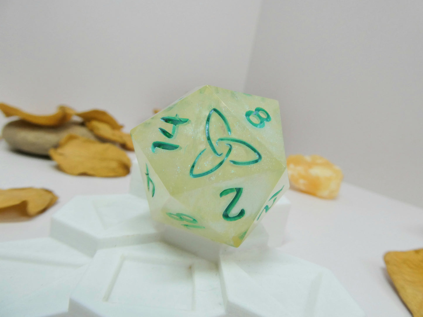 Silken Strands Oversized d20